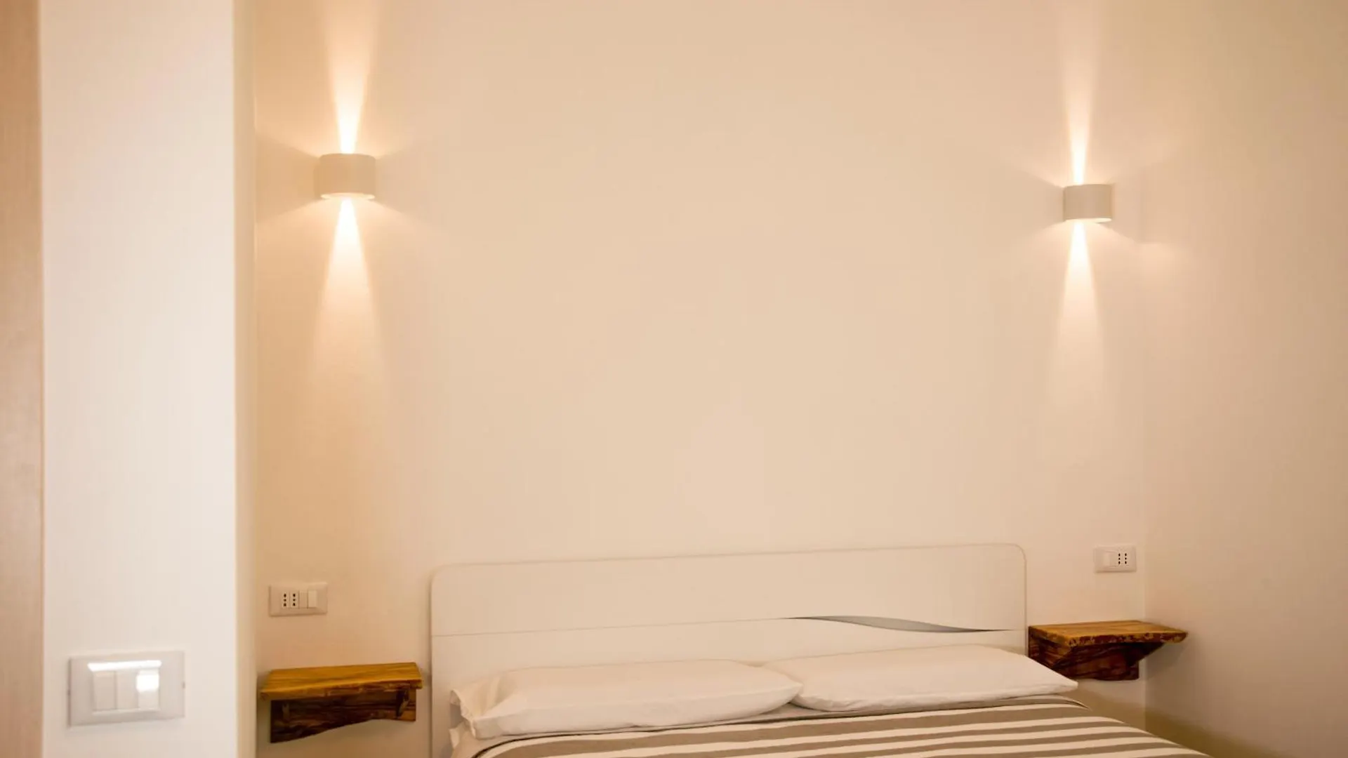 Villa Essenza - Rooms And Breakfast Albenga