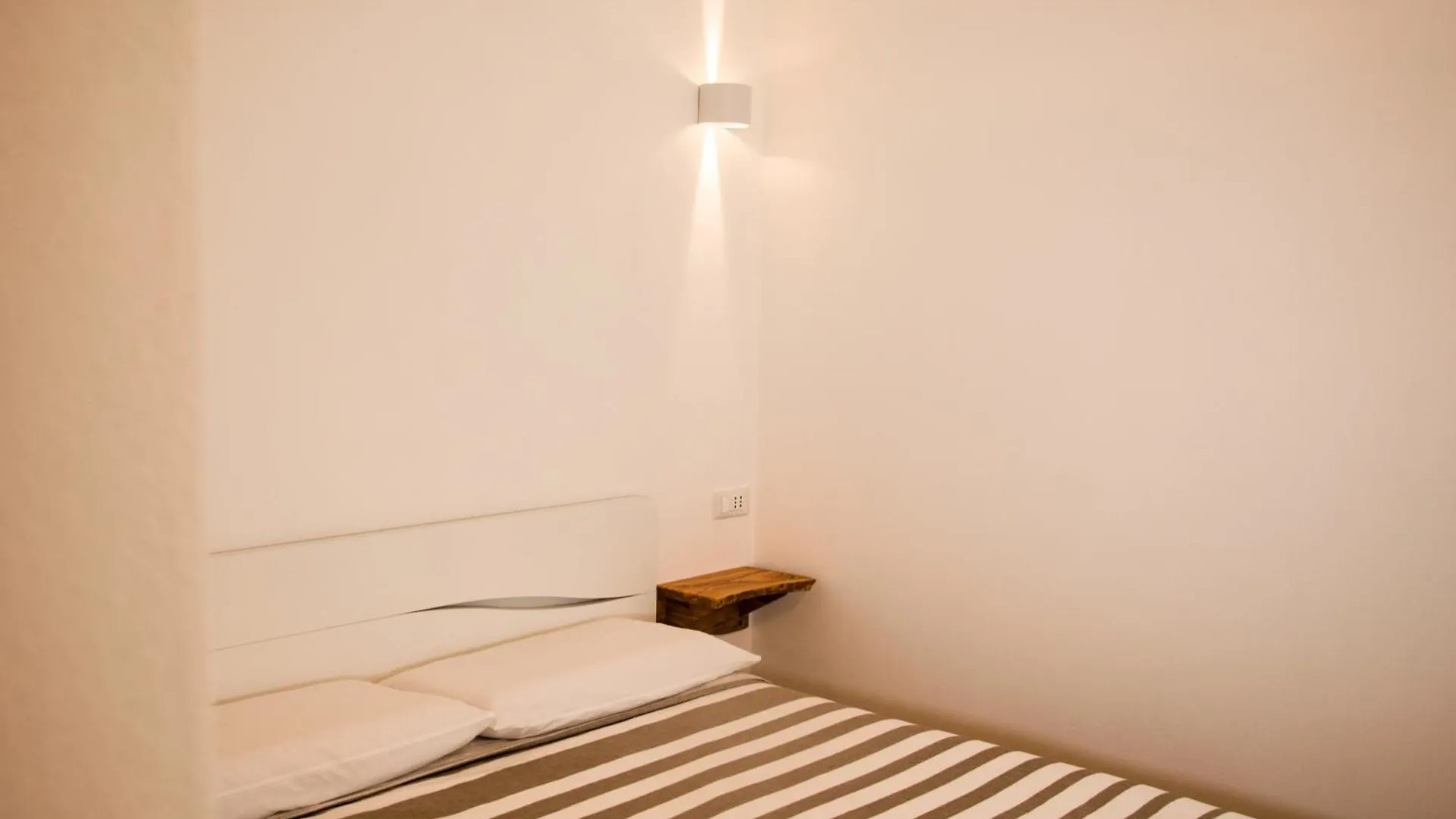 Villa Essenza - Rooms And Breakfast Albenga